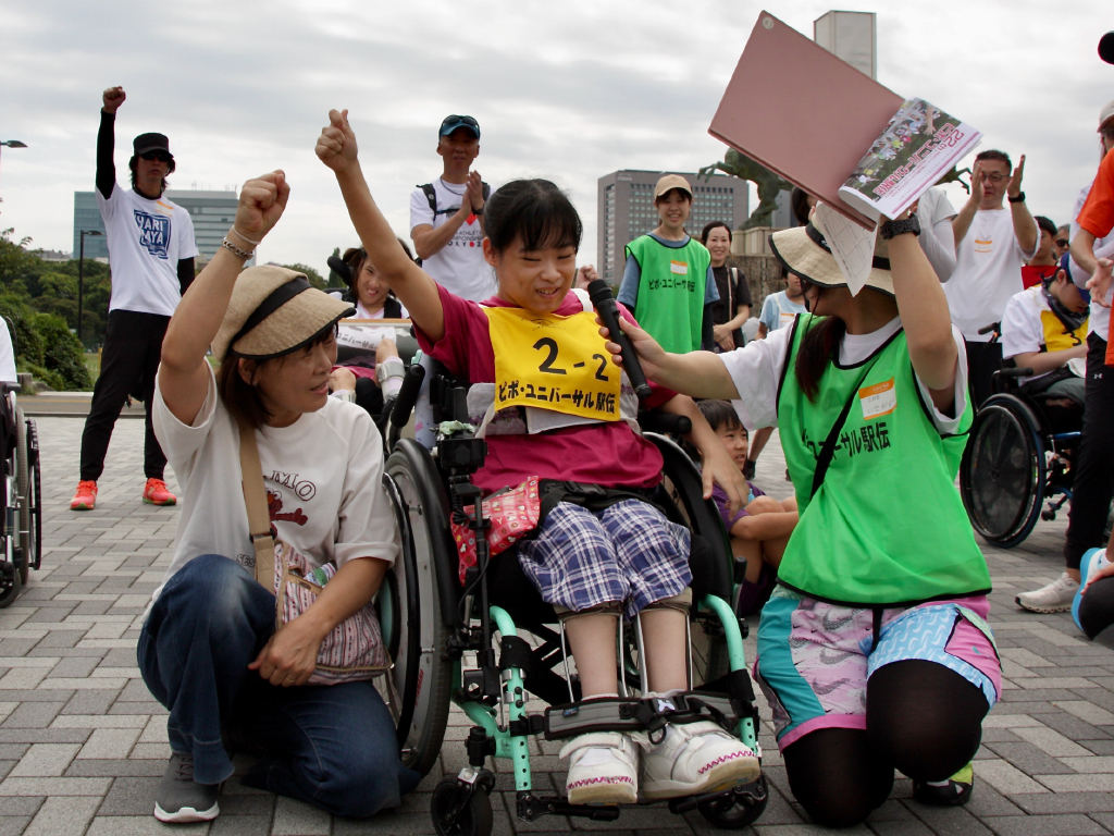 チームで掛け声「オーッ!」-1-